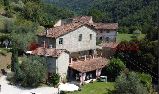 casa indipendente in vendita a Bagni di Lucca