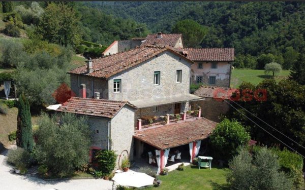 casa indipendente in vendita a Bagni di Lucca