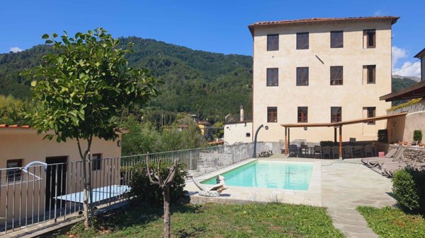 casa indipendente in vendita a Bagni di Lucca in zona La Villa