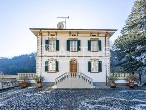 casa indipendente in vendita a Bagni di Lucca