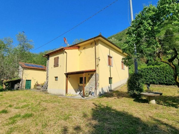 casa indipendente in vendita a Bagni di Lucca