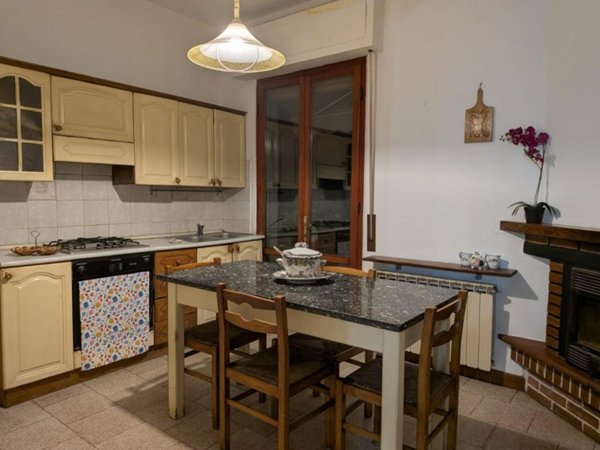 casa indipendente in vendita a Bagni di Lucca in zona Fornoli