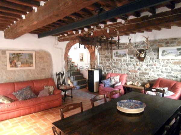 casa indipendente in vendita a Bagni di Lucca