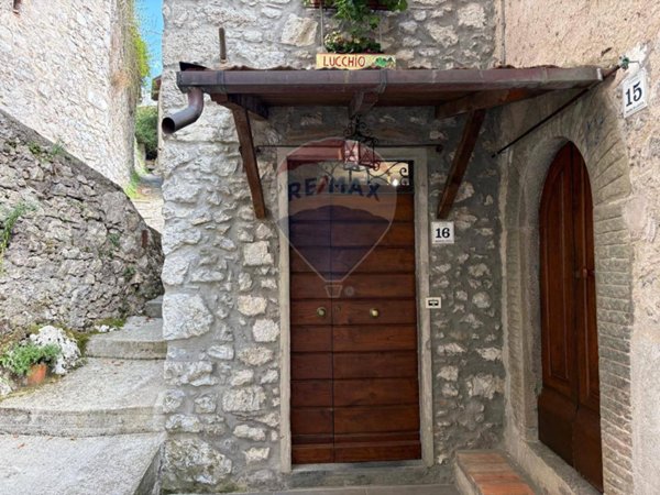 appartamento in vendita a Bagni di Lucca in zona Lucchio