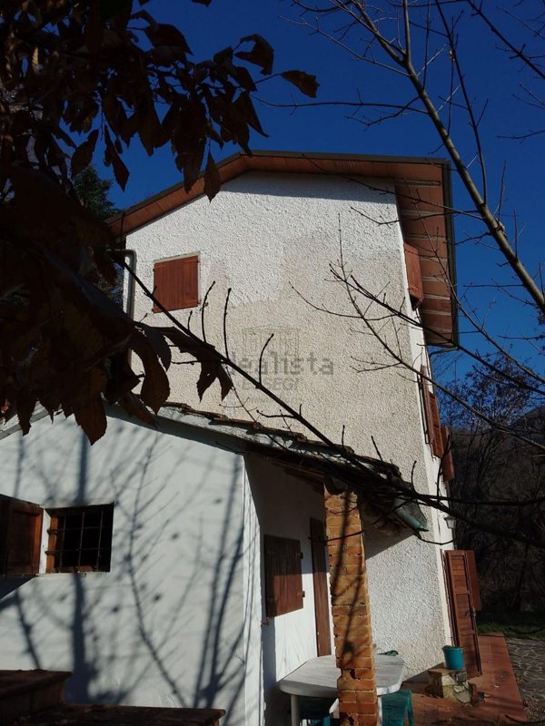casa indipendente in vendita a Bagni di Lucca