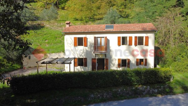 casa indipendente in vendita a Bagni di Lucca in zona Limano