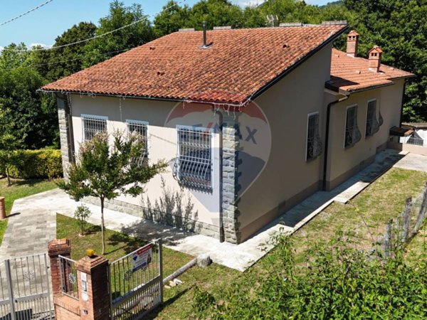 casa indipendente in vendita a Bagni di Lucca in zona Vico Pancellorum