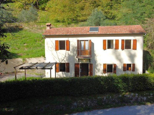 casa indipendente in vendita a Bagni di Lucca in zona Limano