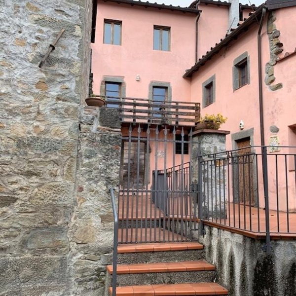 casa indipendente in vendita a Bagni di Lucca