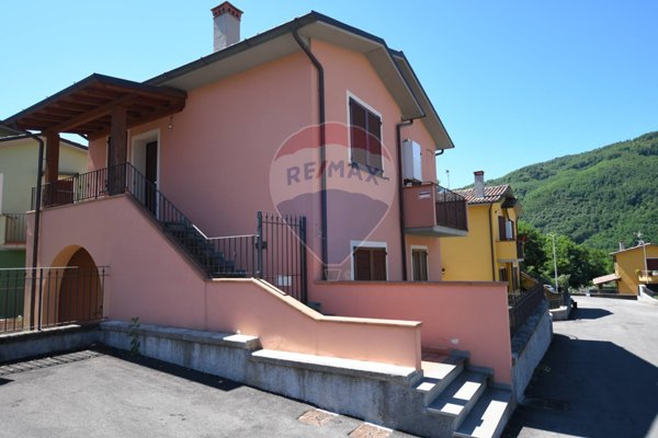 appartamento in vendita a Bagni di Lucca in zona Fornoli