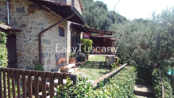 casa indipendente in vendita a Bagni di Lucca