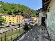 appartamento in vendita a Bagni di Lucca in zona Ponte a Serraglio