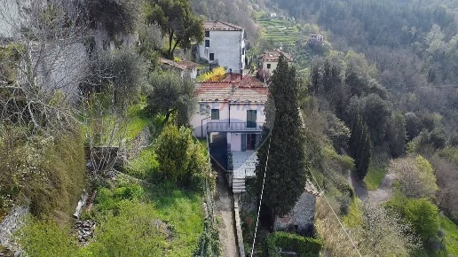 casa semindipendente in vendita a Bagni di Lucca in zona Cocciglia