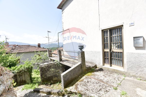 casa semindipendente a Bagni di Lucca in zona San Cassiano di Controni