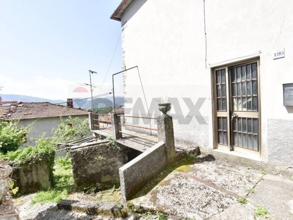 casa indipendente in vendita a Bagni di Lucca in zona San Cassiano di Controni