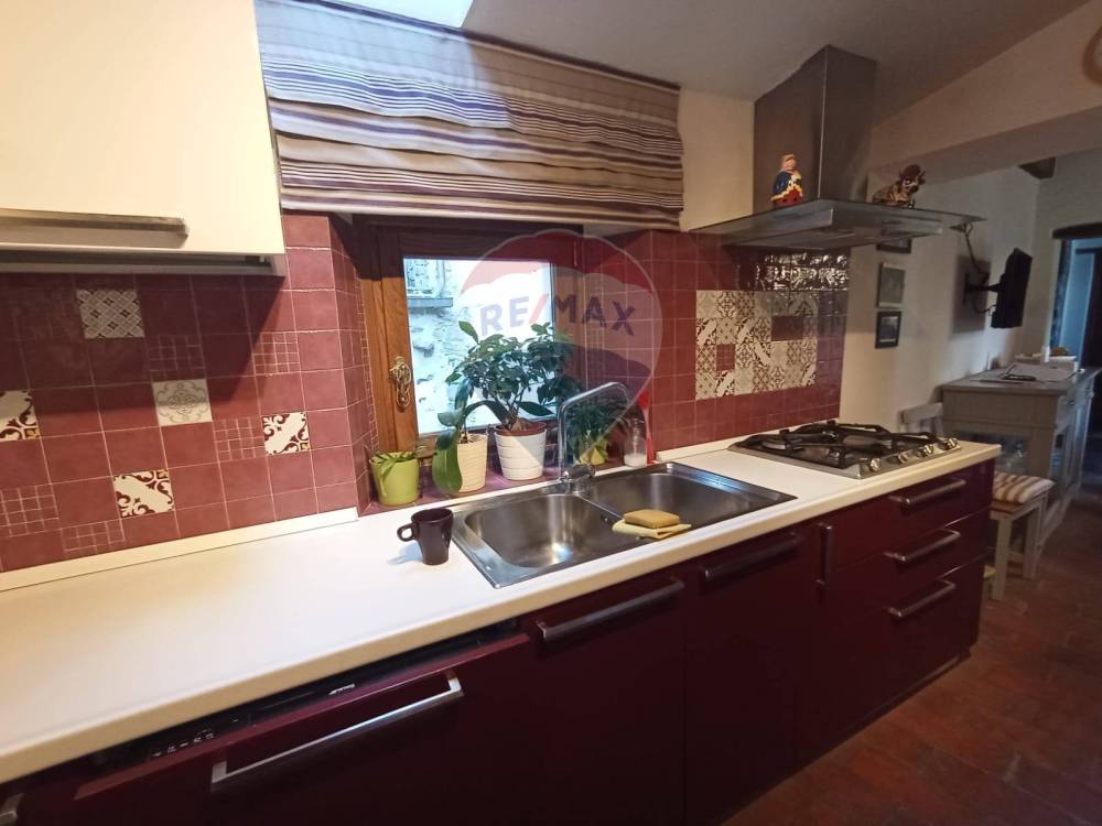 casa indipendente in vendita a Bagni di Lucca