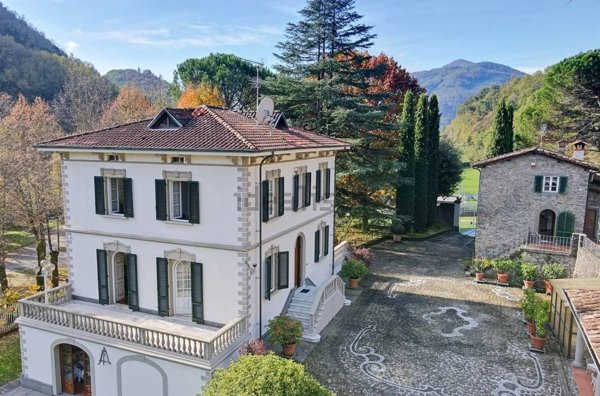 casa indipendente in vendita a Bagni di Lucca