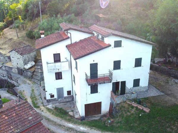 casa indipendente in vendita a Bagni di Lucca in zona Granaiola
