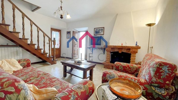 casa indipendente in vendita a Bagni di Lucca in zona San Gemignano