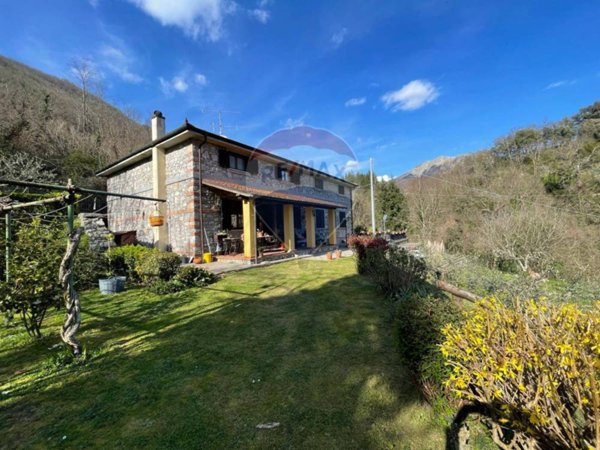 casa indipendente in vendita a Bagni di Lucca in zona Limano