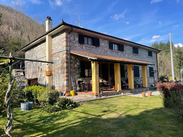 casa indipendente in vendita a Bagni di Lucca in zona Limano