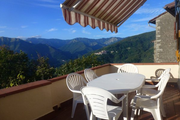 casa indipendente in vendita a Bagni di Lucca in zona Brandeglio