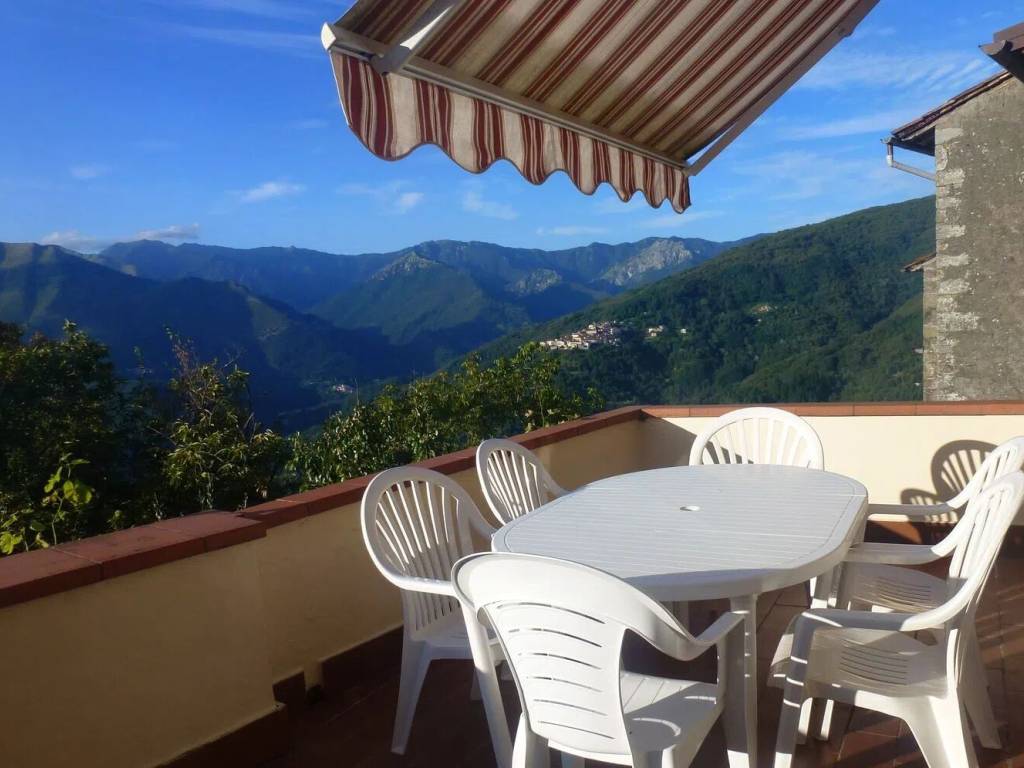 casa indipendente in vendita a Bagni di Lucca in zona Brandeglio