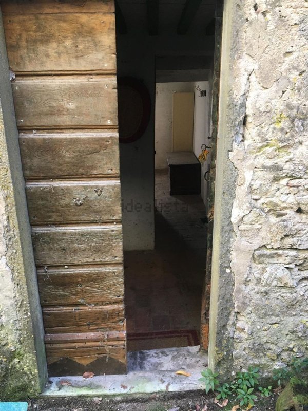casa indipendente in vendita a Bagni di Lucca in zona Lucchio