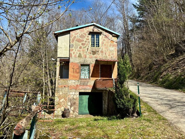 quadrivano in vendita a Bagni di Lucca in zona Montefegatesi
