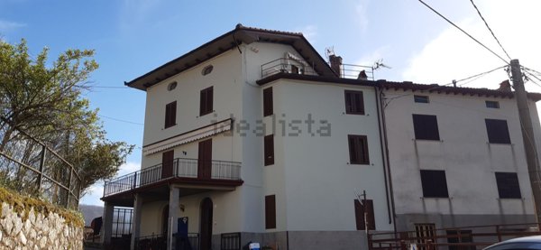 casa indipendente in vendita a Bagni di Lucca in zona Casabasciana