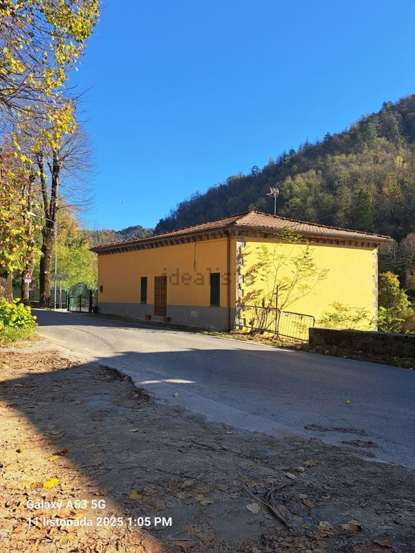 casa indipendente in vendita a Bagni di Lucca in zona Fornoli