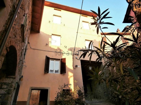 casa indipendente in vendita a Bagni di Lucca