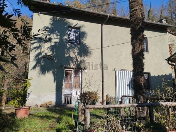 casa indipendente in vendita a Bagni di Lucca