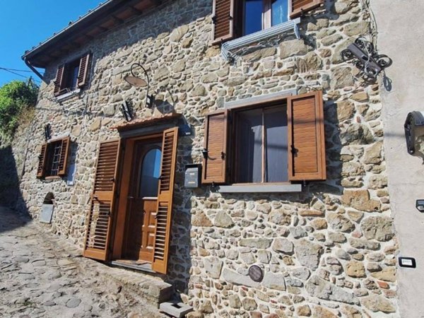casa indipendente in vendita a Bagni di Lucca in zona Lugliano
