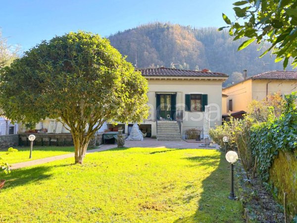 casa indipendente in vendita a Bagni di Lucca