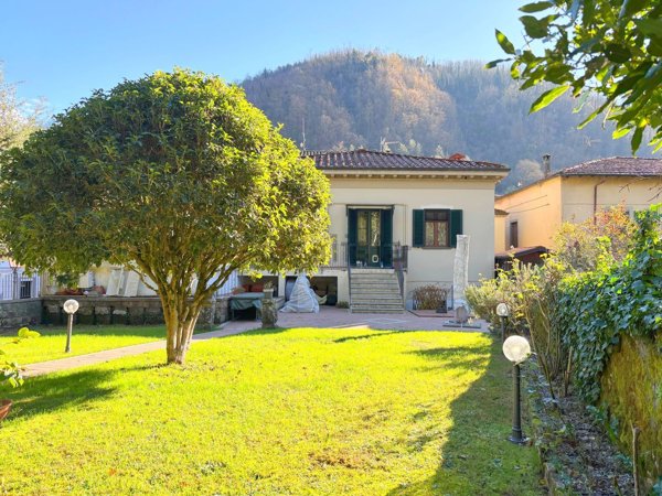casa indipendente in vendita a Bagni di Lucca
