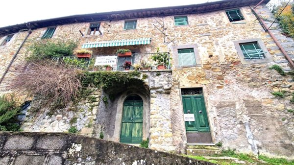 casa indipendente in vendita a Bagni di Lucca in zona Benabbio