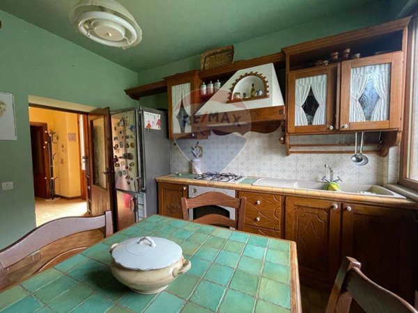 appartamento in vendita a Bagni di Lucca in zona Casabasciana