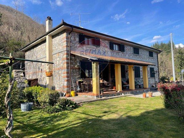 casa indipendente in vendita a Bagni di Lucca in zona Limano