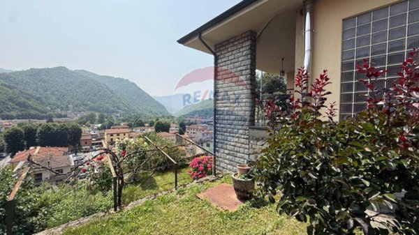 casa indipendente in vendita a Bagni di Lucca in zona Fornoli