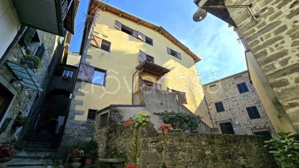 casa indipendente in vendita a Bagni di Lucca