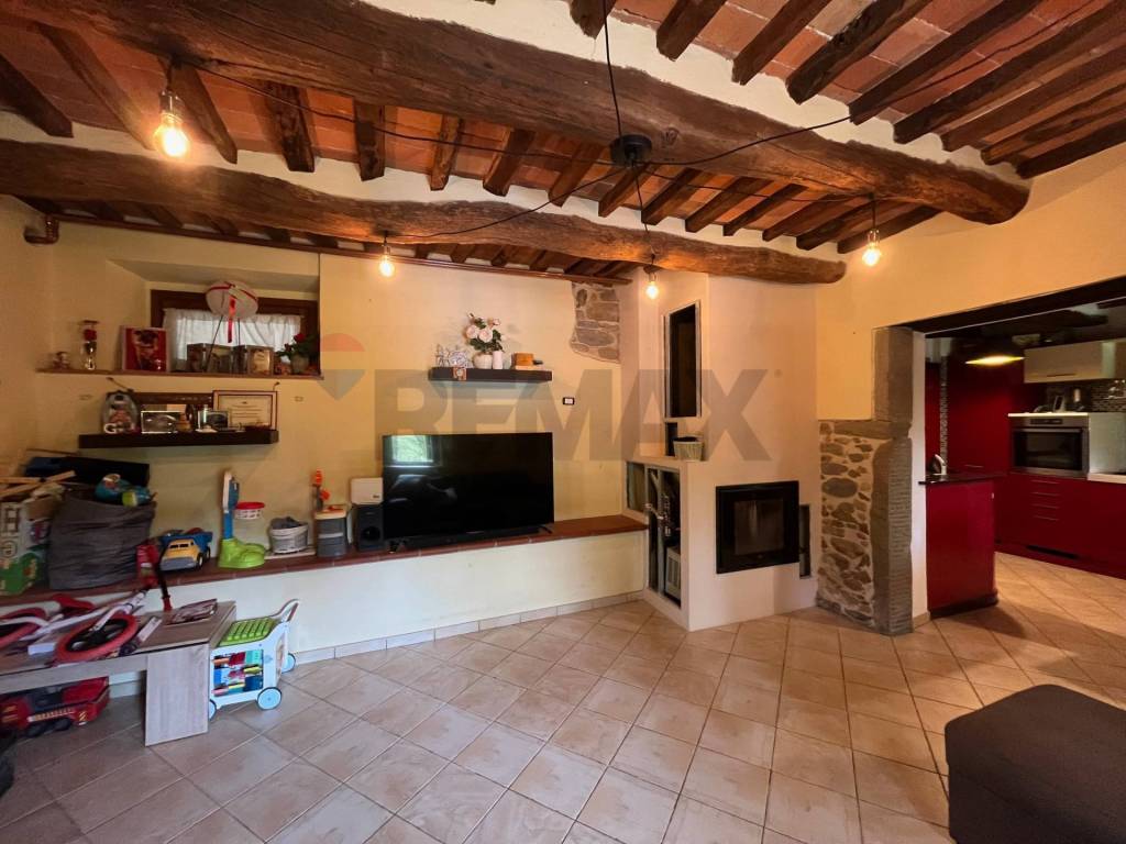 appartamento in vendita a Bagni di Lucca in zona Fornoli