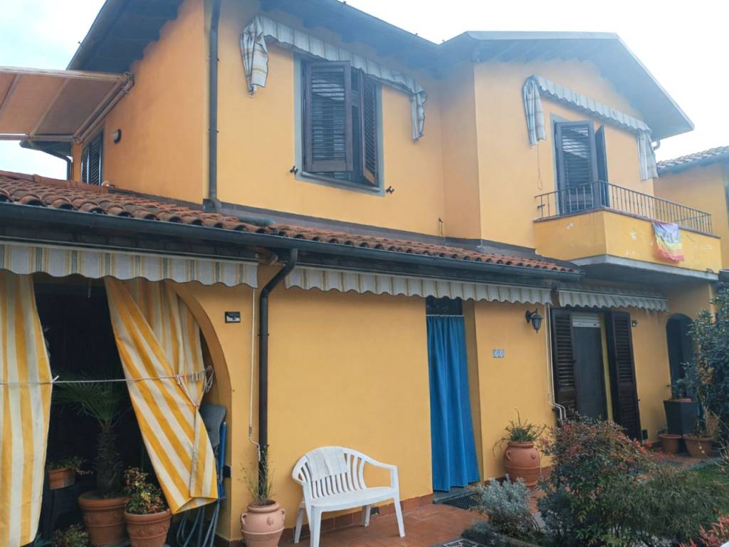 casa indipendente in vendita a Bagni di Lucca in zona Fornoli