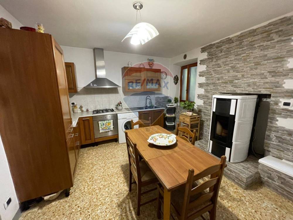 appartamento in vendita a Bagni di Lucca in zona Ponte a Serraglio