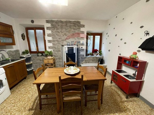 appartamento in vendita a Bagni di Lucca in zona Ponte a Serraglio