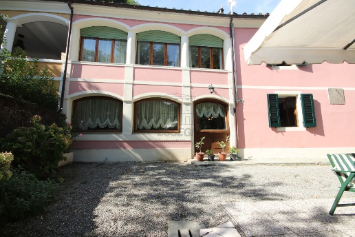 casa indipendente in vendita a Bagni di Lucca