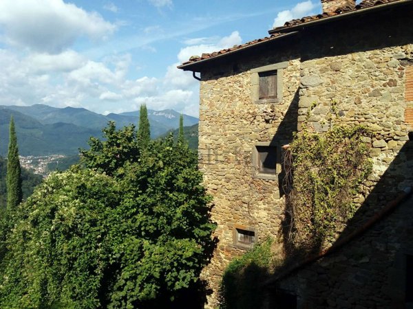 casa indipendente in vendita a Bagni di Lucca