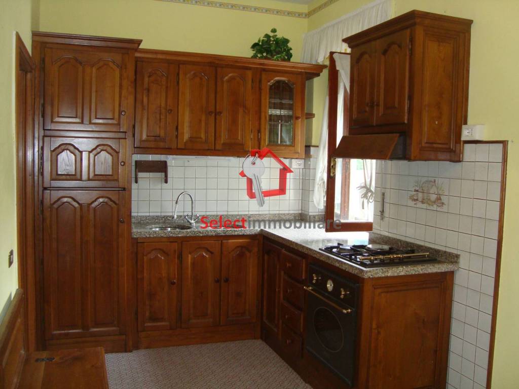 appartamento in vendita a Bagni di Lucca in zona Ponte a Serraglio