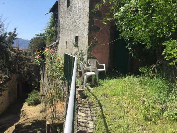 casa indipendente in vendita a Bagni di Lucca