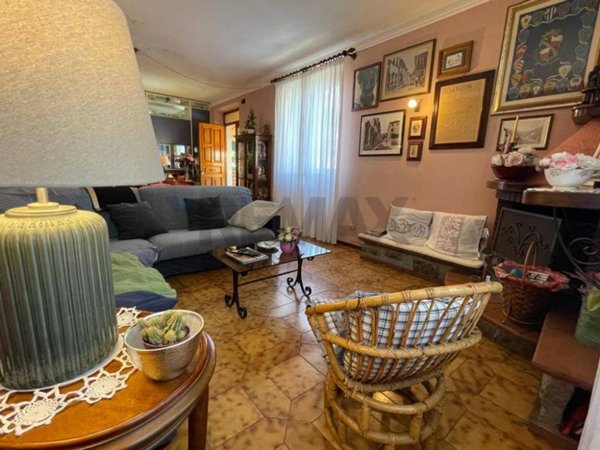 casa indipendente in vendita a Bagni di Lucca in zona Fornoli